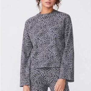 NWT Monrow Mini Leopard Cashmere Cotton Blend‎ Mock Neck Sweatshirt Grey Black